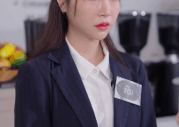 [ครบชุด] T1208019 กค าส งให พน กงานกราบขอโทษหมา เพราะพน กงานทำให หมาล กค าตกใจ