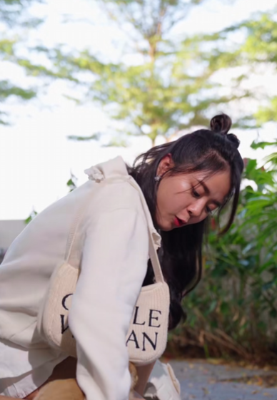 [ครบชุด] T2901155 เธอกลายเป นหมาท กคร งท ตกใจ และเธอต องแก คำสาปด วยการจ บผ ชายท เค