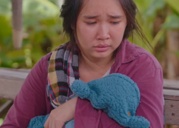 T1302067 างด าวโดนตำรวจไล แต หญ งคนน กท งไว กลางน part 2